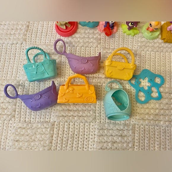 Littlest Pet Shop McDonald’s Happy Meal Toys - Picture 6 of 7